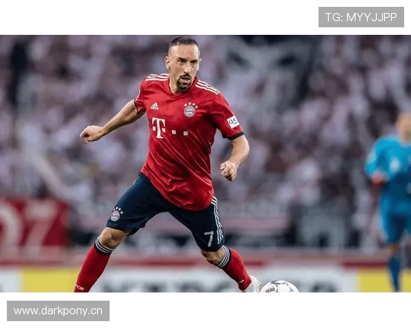 当前赛季最佳足球球星表现稳健,状态持续提升备受期待 当前赛季最佳足球球星表现稳健,状态持续提升备受期待