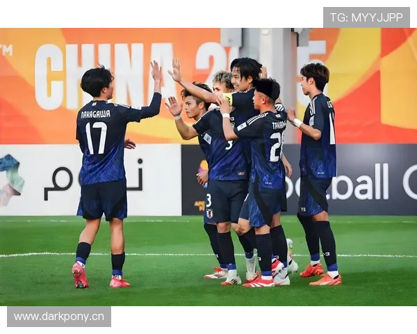 赫鲁斯蒂奇技术特点:中场组织能力突出,传球精准度高,具备良好控球与防守覆盖 赫鲁斯蒂奇技术特点:中场组织能力突出,传球精准度高,具备良好控球与防守覆盖