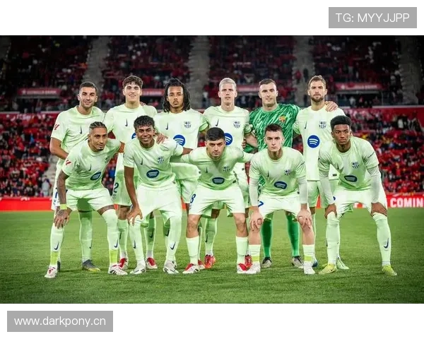 拉菲尼亚在巴萨的技术风格与战术体系冲突解析