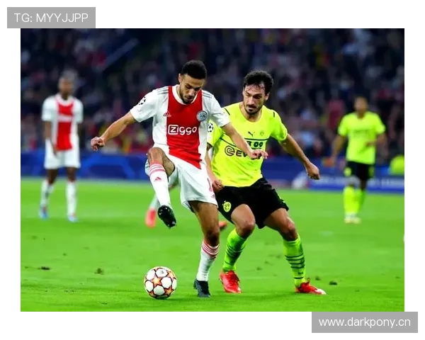 拜仁主帅与新援冲突加剧,暴露战术分歧与管理危机 拜仁主帅与新援冲突加剧,暴露战术分歧与管理危机