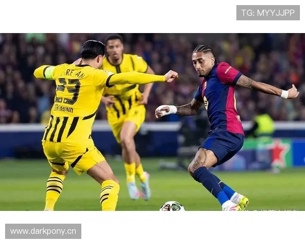 拉菲尼亚：对比登贝莱——稳定性与爆发力差异