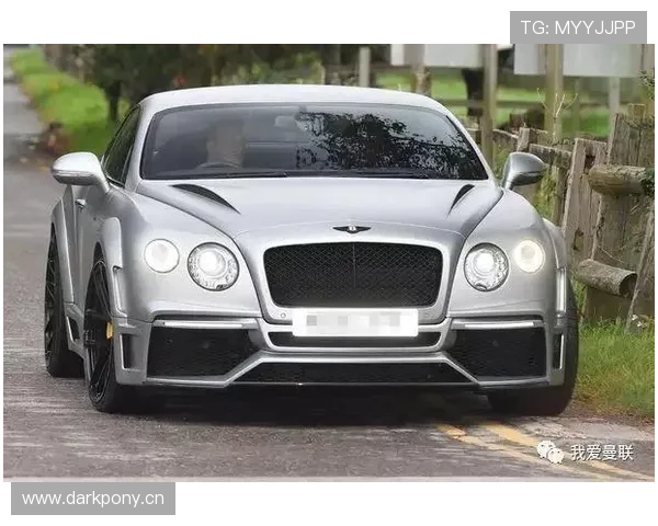 乔恩·琼斯训练完顺手买了辆法拉利，说是为了奖励自己没吃宵夜