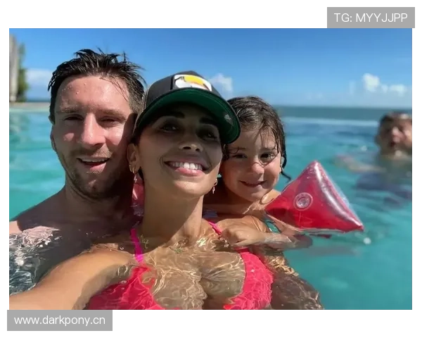 哈兰德度假晒个早餐，那盘够我一个月饭钱，我现在翻冰箱自我安慰