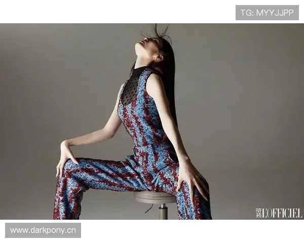 安洗莹赛场里零表情，街上随便一站就像时装封面