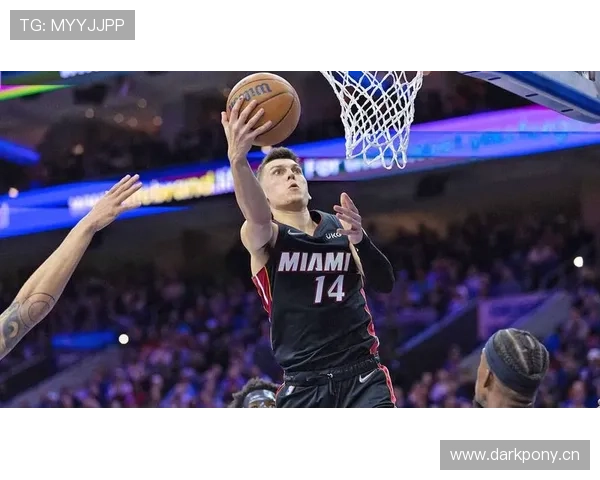 希罗无球跑位制造三分空位，较上季更稳定供给