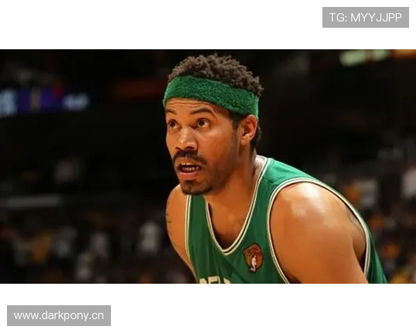 拉希德·华莱士背身单打效率提升，拉开关键内线对抗差距