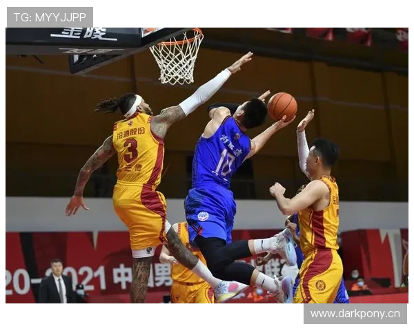 迈克尔·里德突破积极提升关键时刻得分能力显著